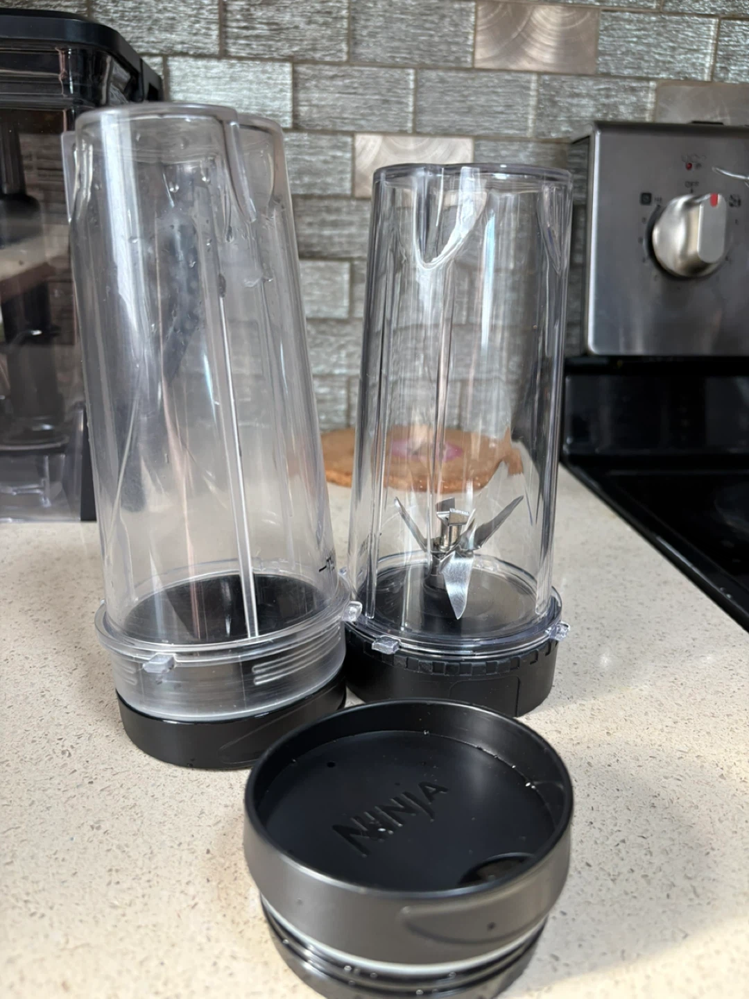 Ninja Professional 1500 Watt Blender with Cups - photo 3