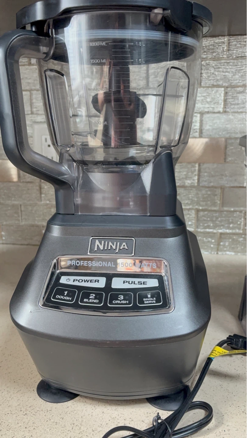 Ninja Professional 1500 Watt Blender with Cups - photo 4