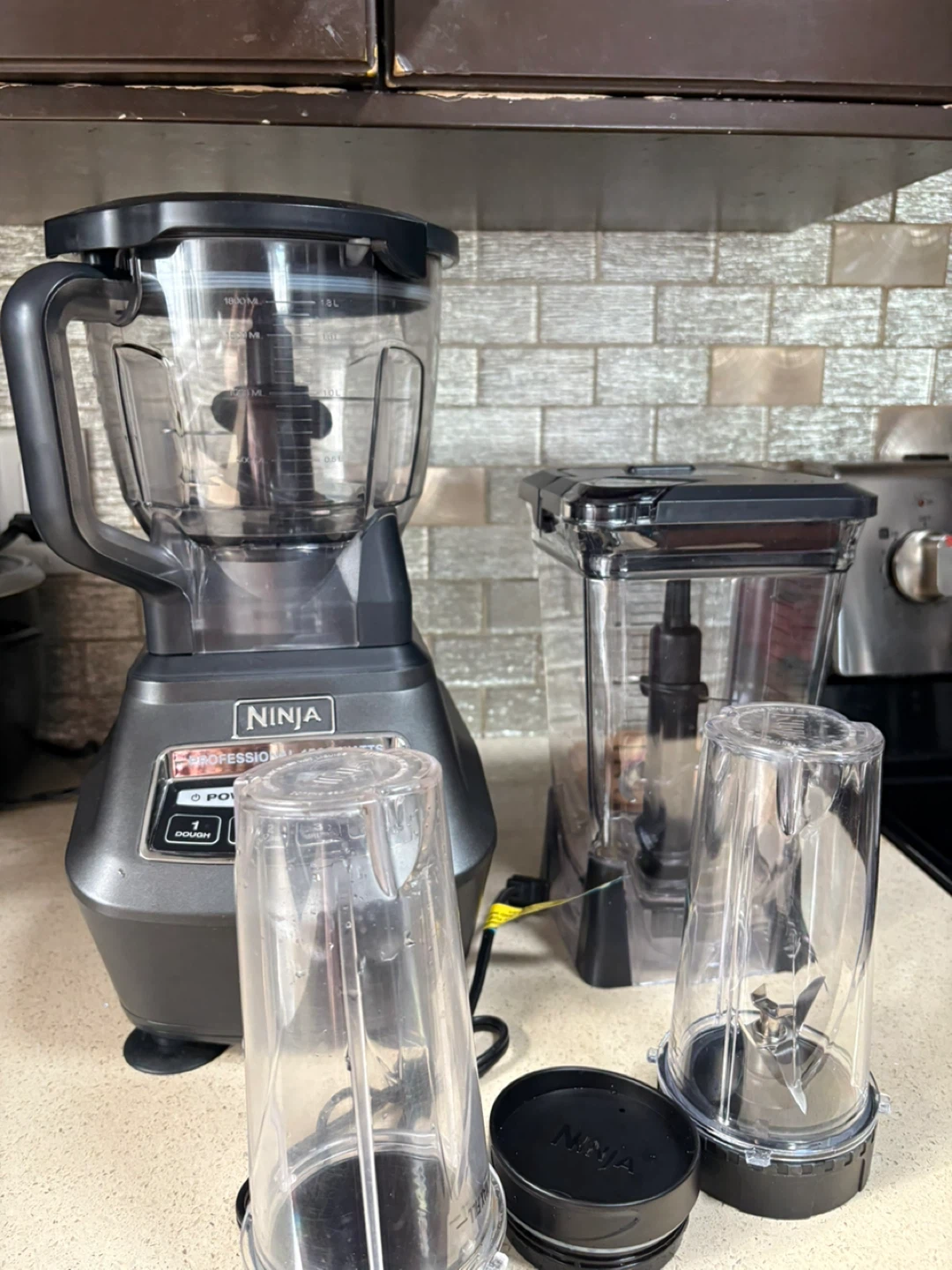 Ninja Professional 1500 Watt Blender with Cups - photo 5