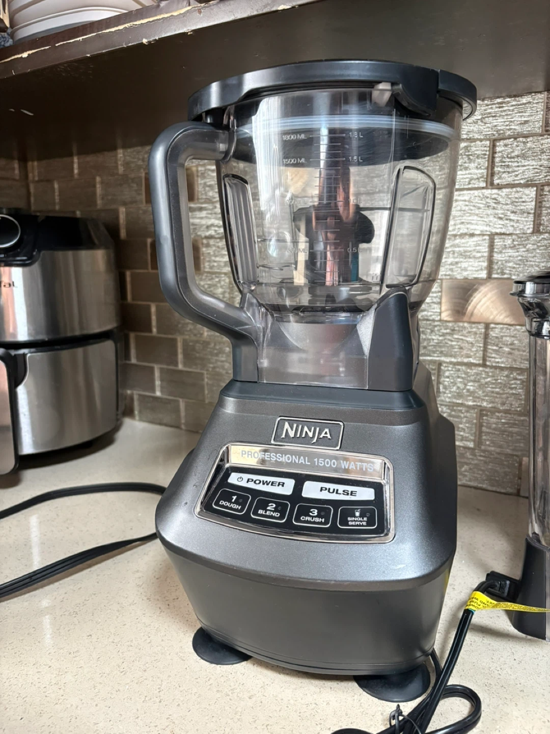 Ninja Professional 1500 Watt Blender with Cups