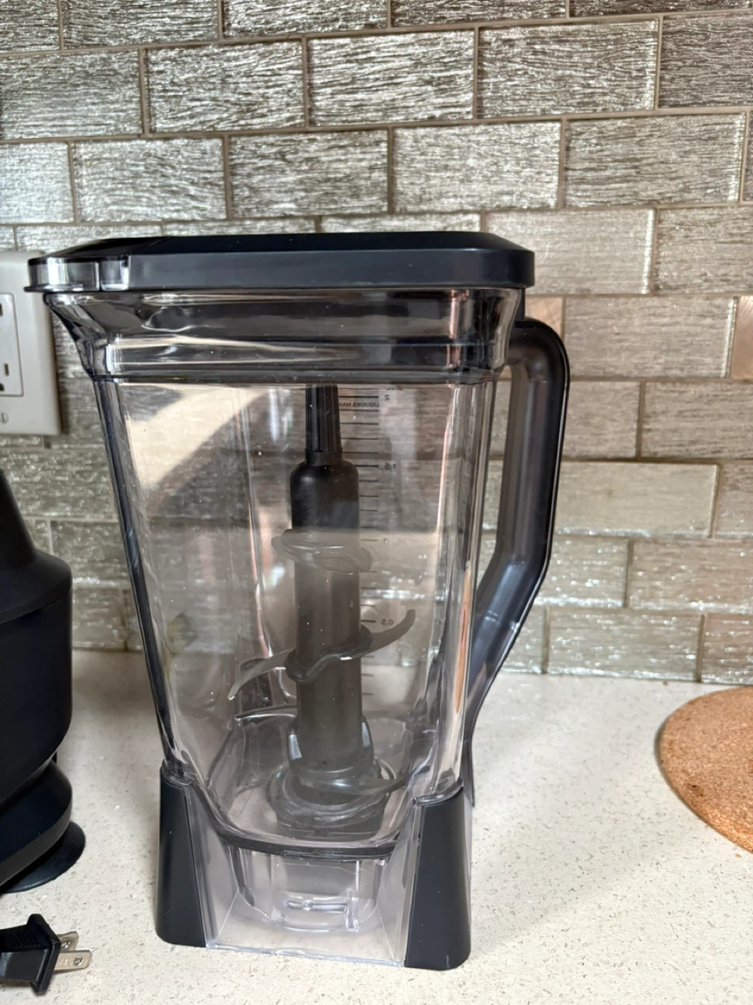 Ninja Professional 1500 Watt Blender with Cups - photo 2
