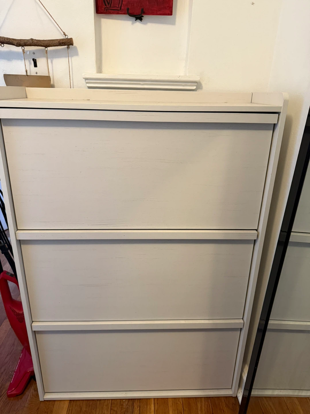 Cream Colored Shoe Cabinet - 3 flip door - photo 2