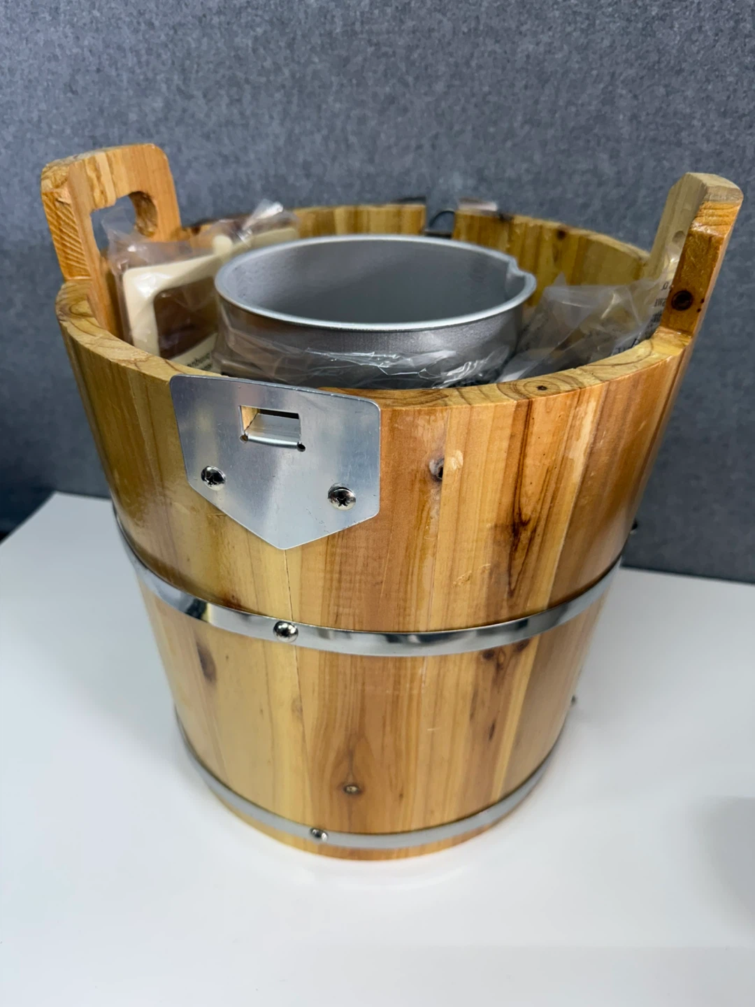 Oster 4-Quart Wooden Bucket Ice Cream Maker - photo 4