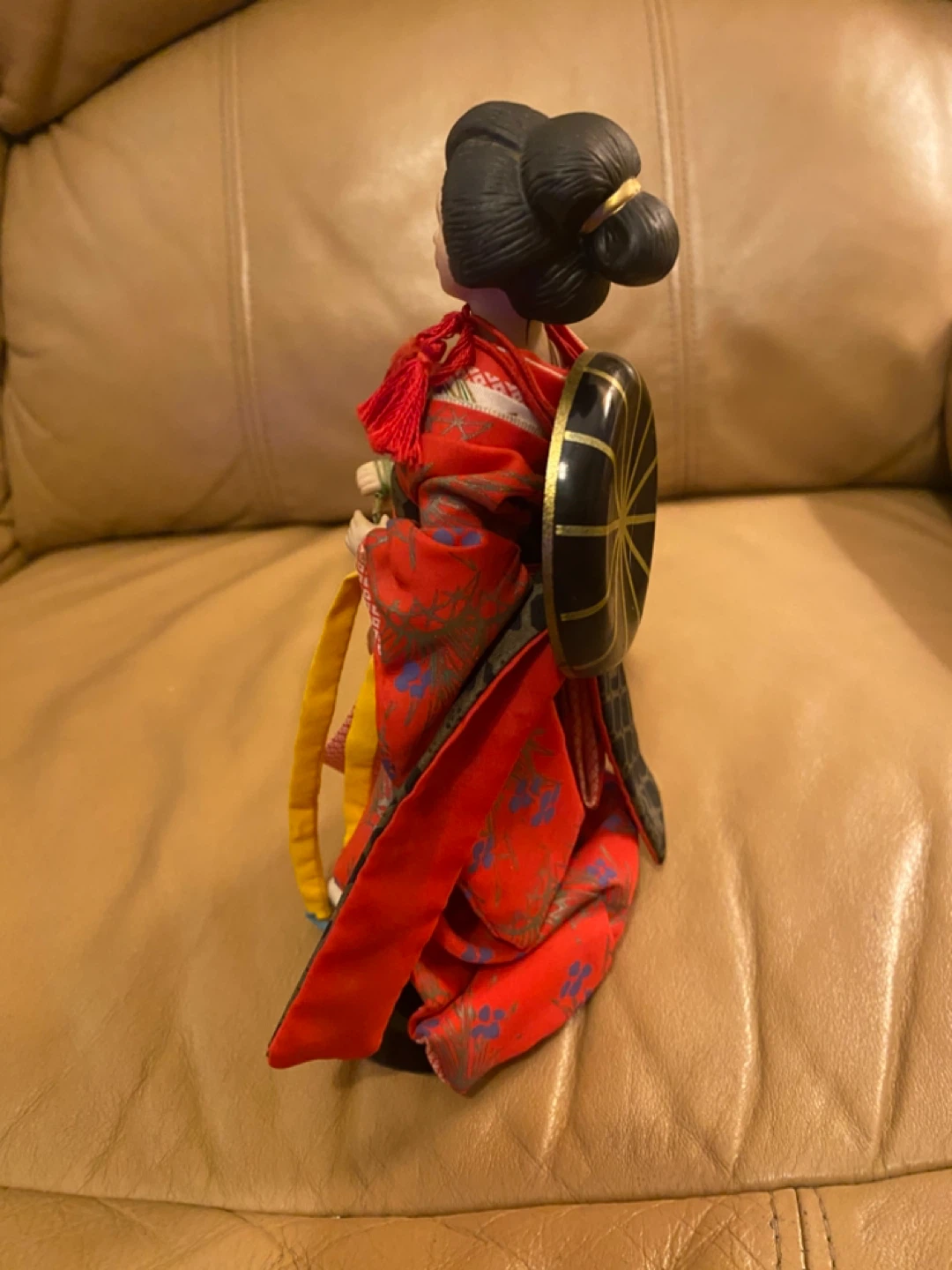 Avon Japanese Geisha Doll - photo 2