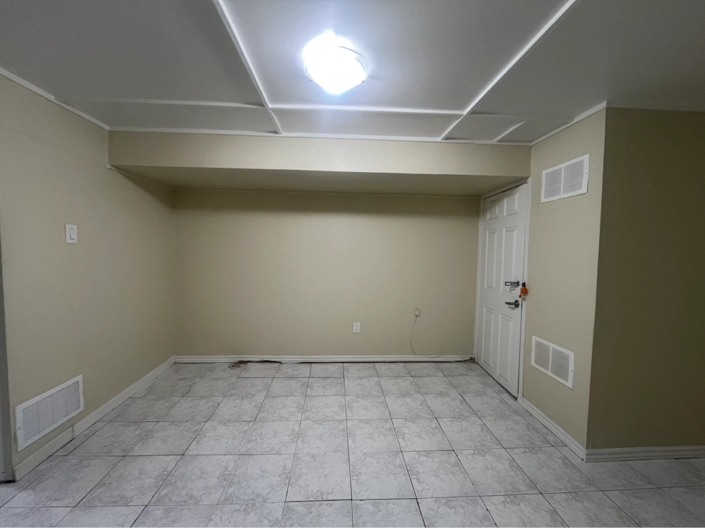 Basement for rent - photo 4