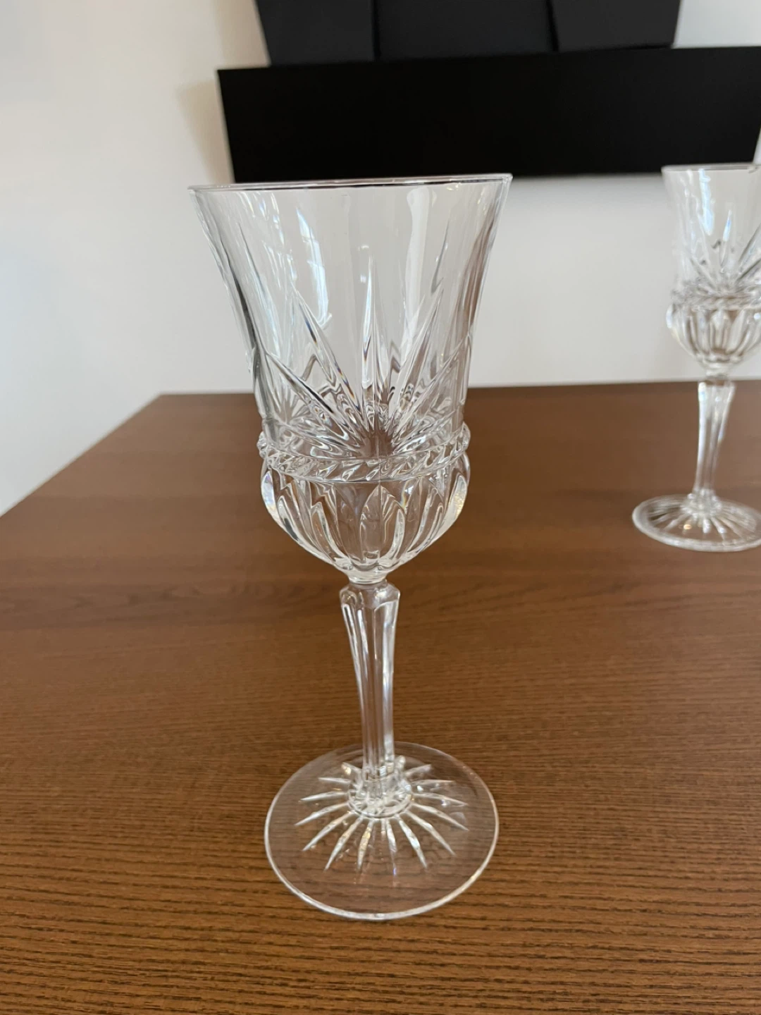 Set of 8 Crystal Wine Glasses