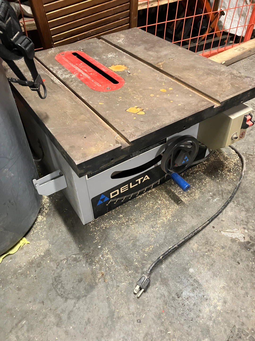 Delta Table Saw - photo 2