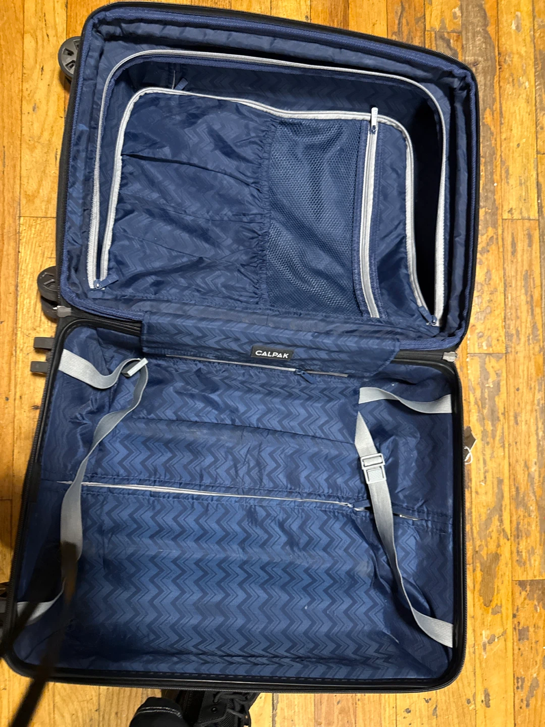 CALPAK Silver Hardside Carry-On Suitcase - photo 4