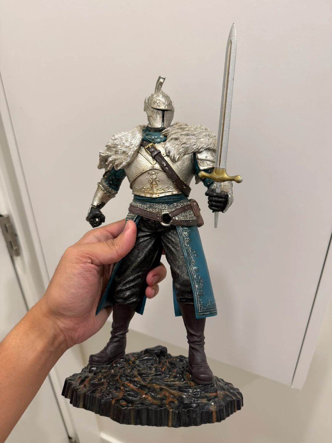 Dark Souls II Knight Figure - photo 4