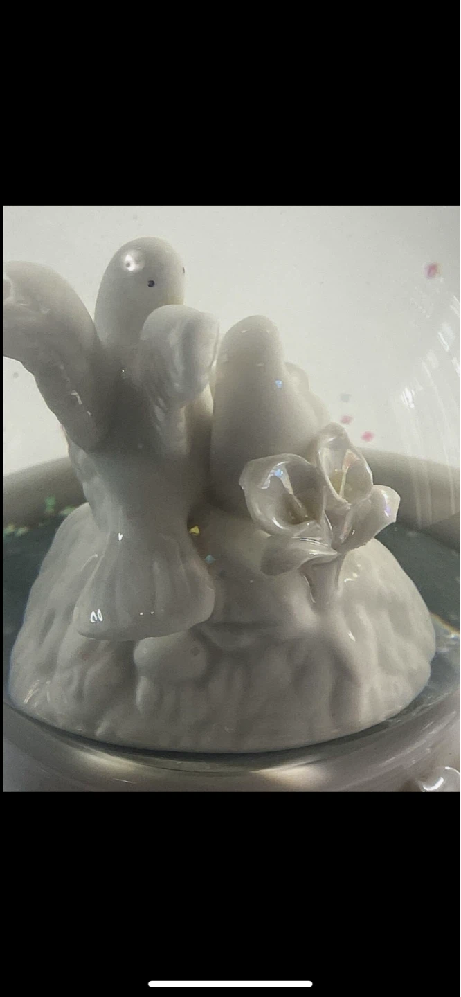 Royal Doulton Porcelain Dove Snow Globe - photo 3