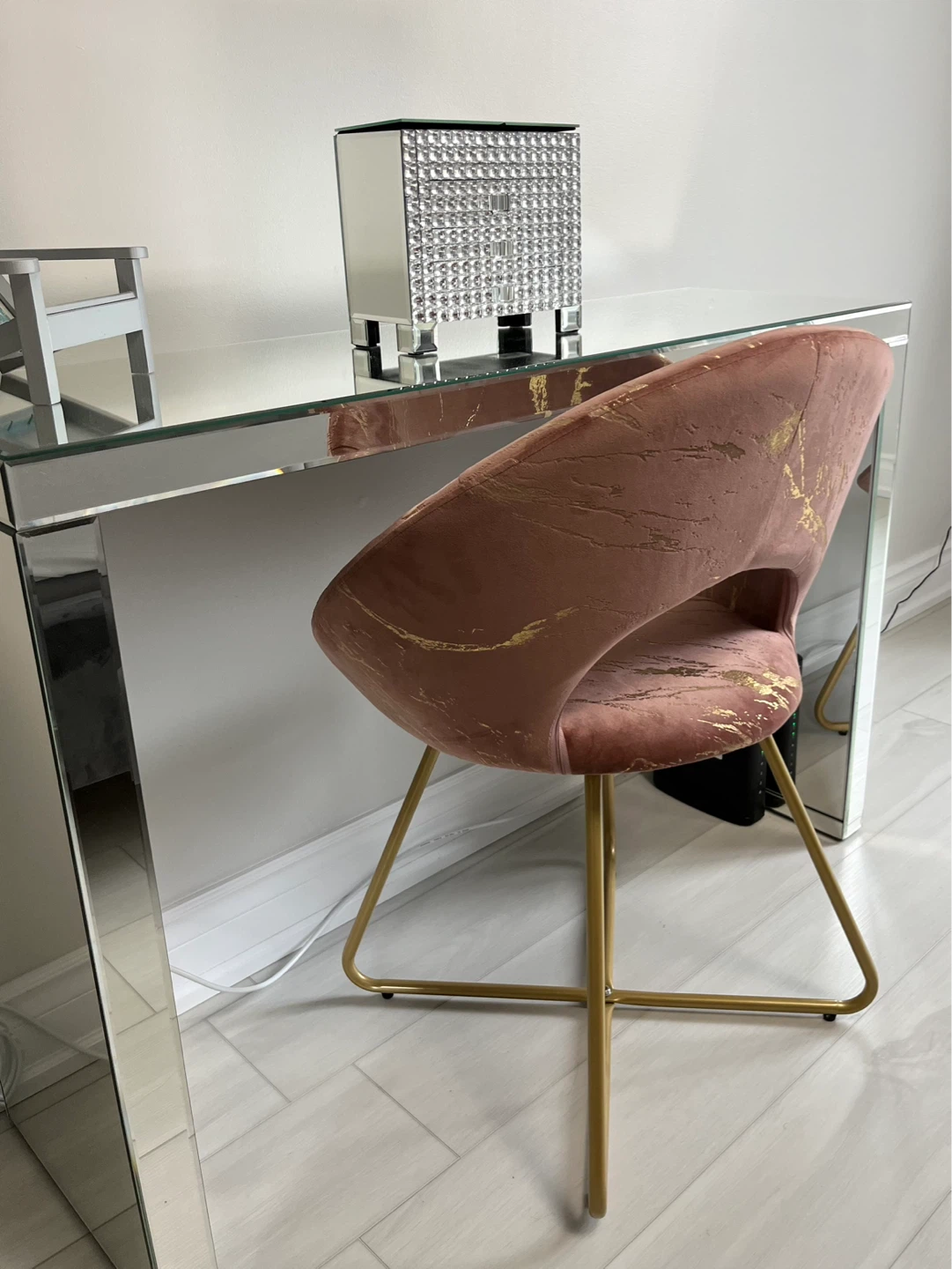 New Pink & Gold Modern Accent Chair - photo 2