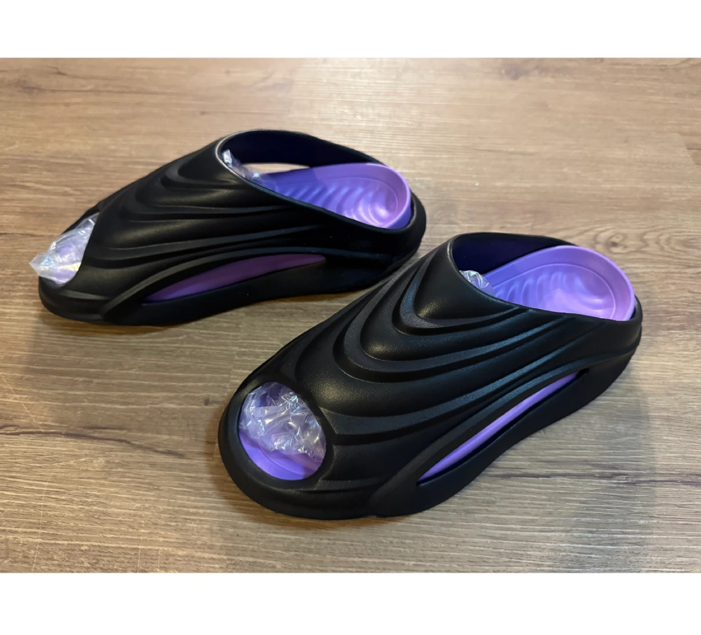 Brand new size 9.5 Wide Women/8.5 Wide Men Cloud Slides - photo 2