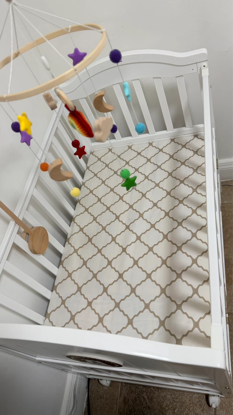 White Baby Crib with Mobile - photo 3