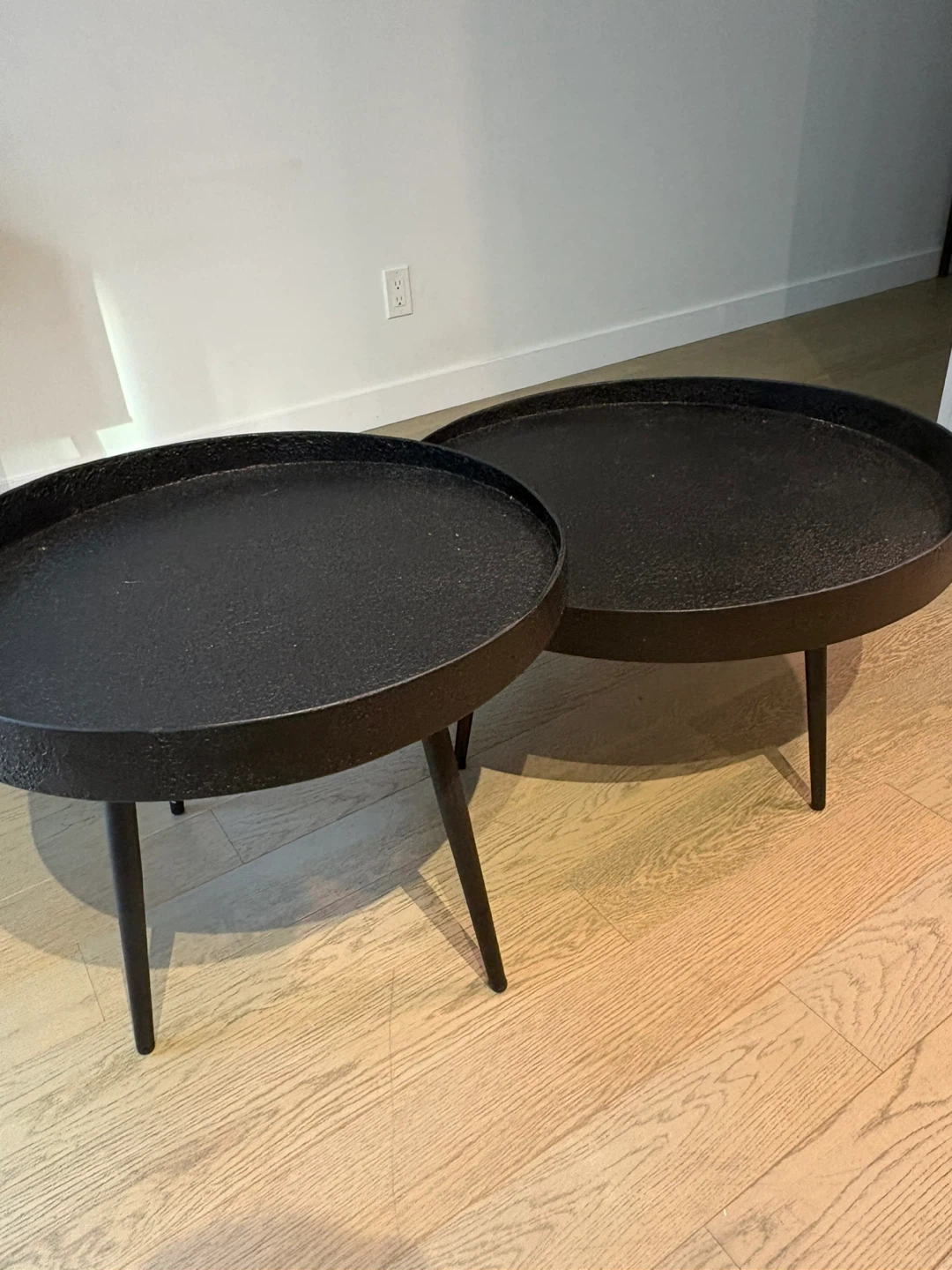 Set of 2 Black Round Side Tables - photo 2