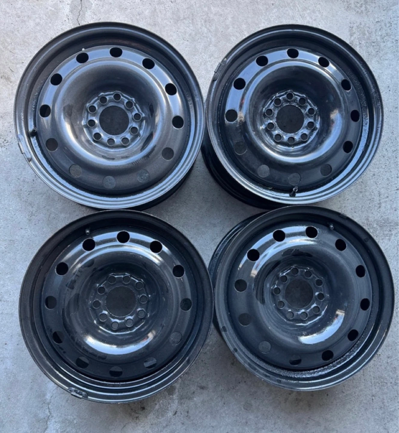 4 Steel rims (16 inches)