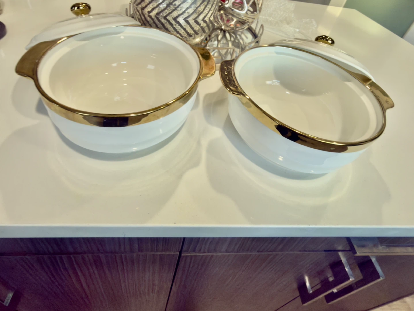 Set of 2 White Serving Bowls with Gold Trim - photo 3