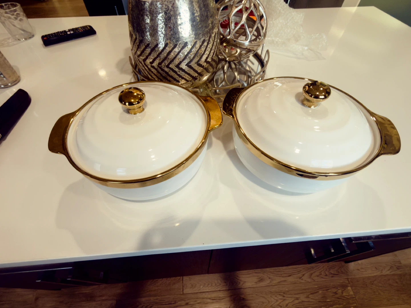 Set of 2 White Serving Bowls with Gold Trim - photo 2