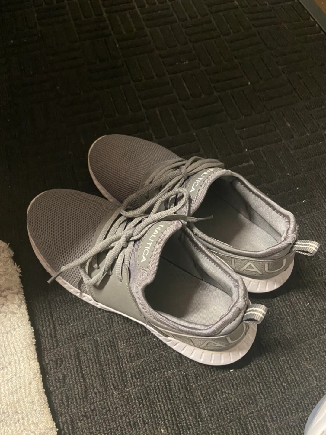 Nautica Youth Running Shoes - US 4 (Women’s size 5.5-6)