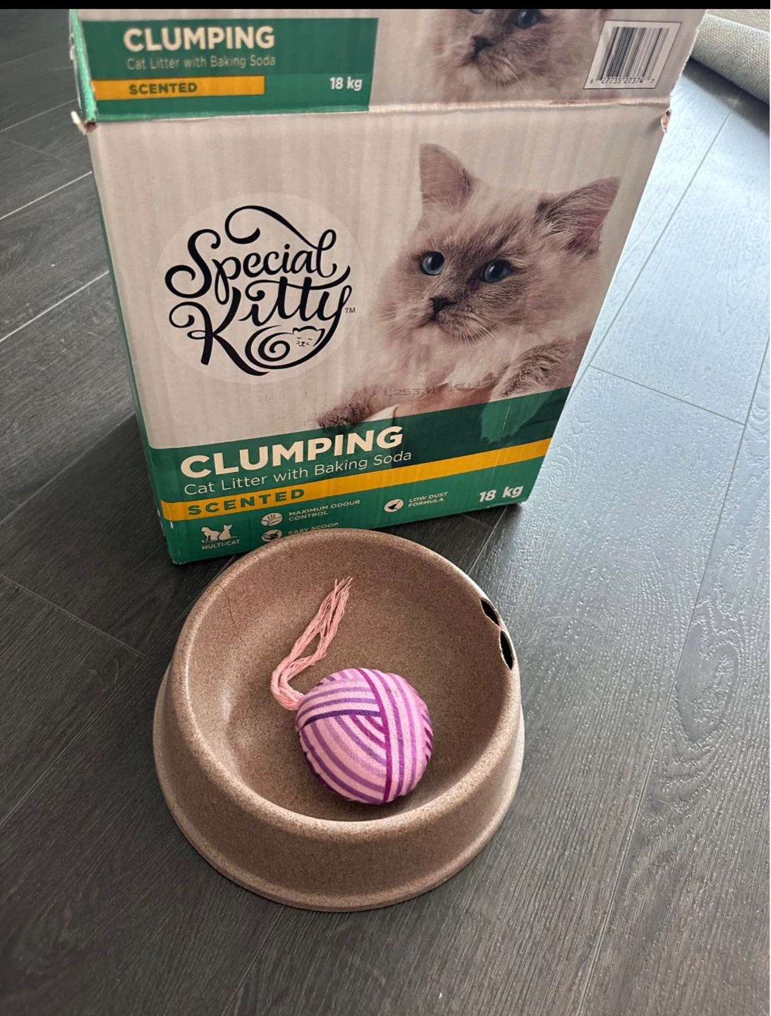 Special Kitty Clumping Cat Litter - Scented - 18 kg