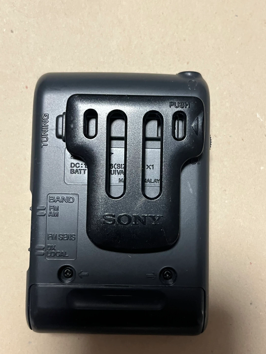 Sony Walkman SRF-39 AM/FM Radio - photo 3