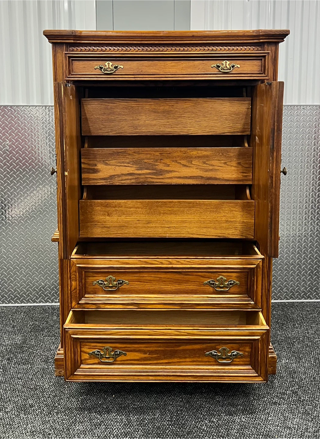 Vintage Armoire Dresser (FREE DELIVERY) - photo 3