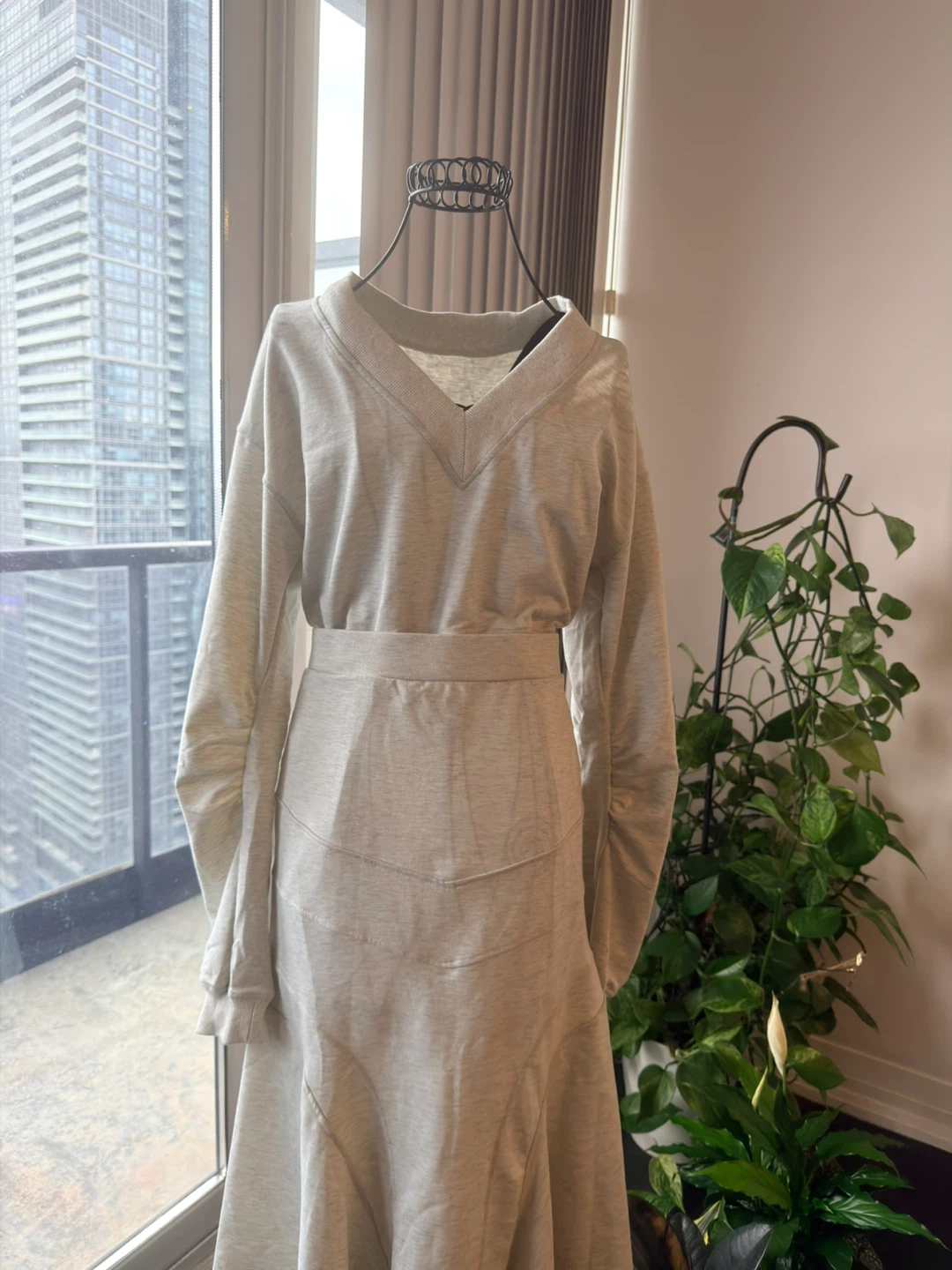 Light Grey V-neck Sweatshirt and skirt set - photo 2