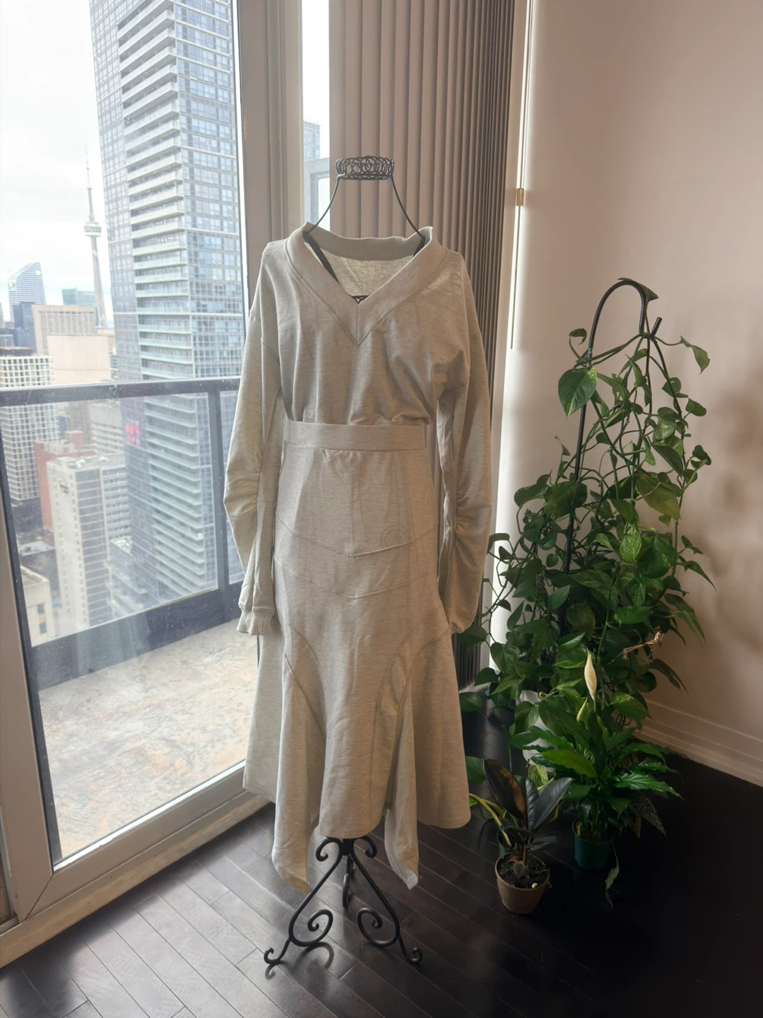 Light Grey V-neck Sweatshirt and skirt set - photo 4