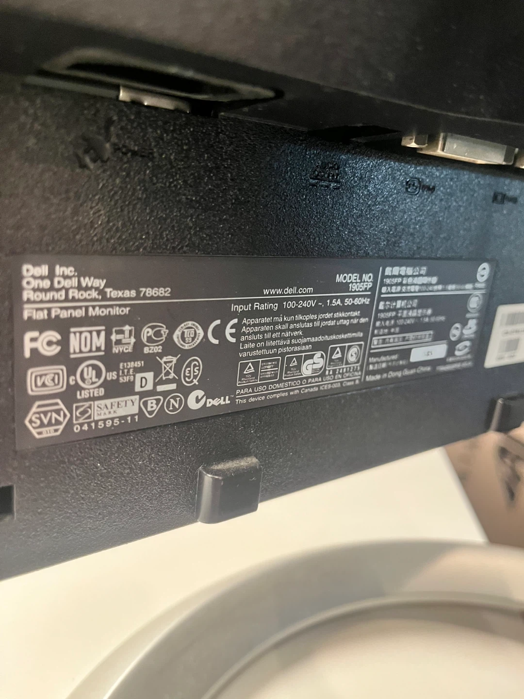 Dell 1905FP Flat Panel Monitor - photo 4
