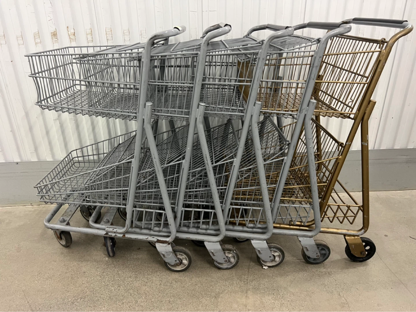5 MINI SHOPPING CARTS