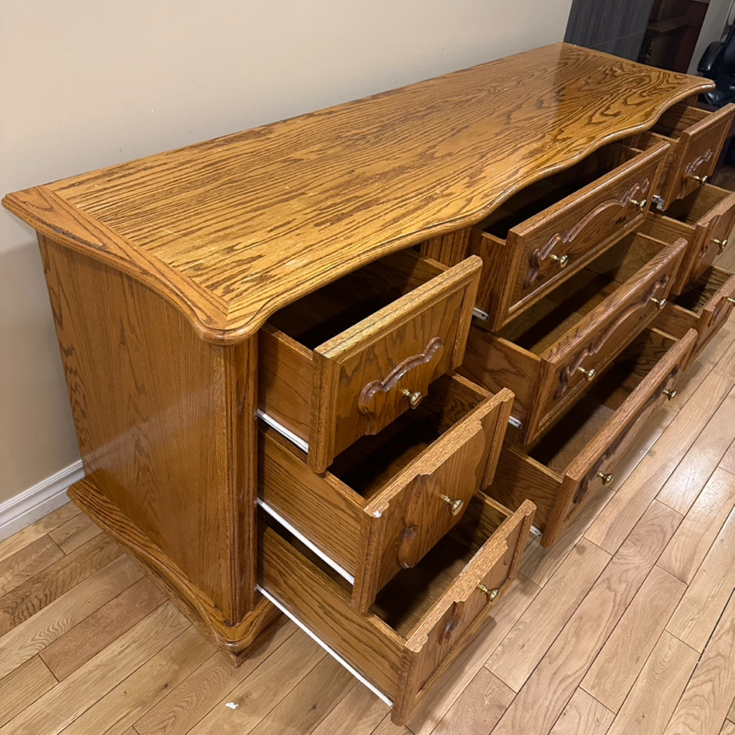 Stunning Vintage Custom Solid Oak Wood Dresser (CAN DELIVER) - photo 4