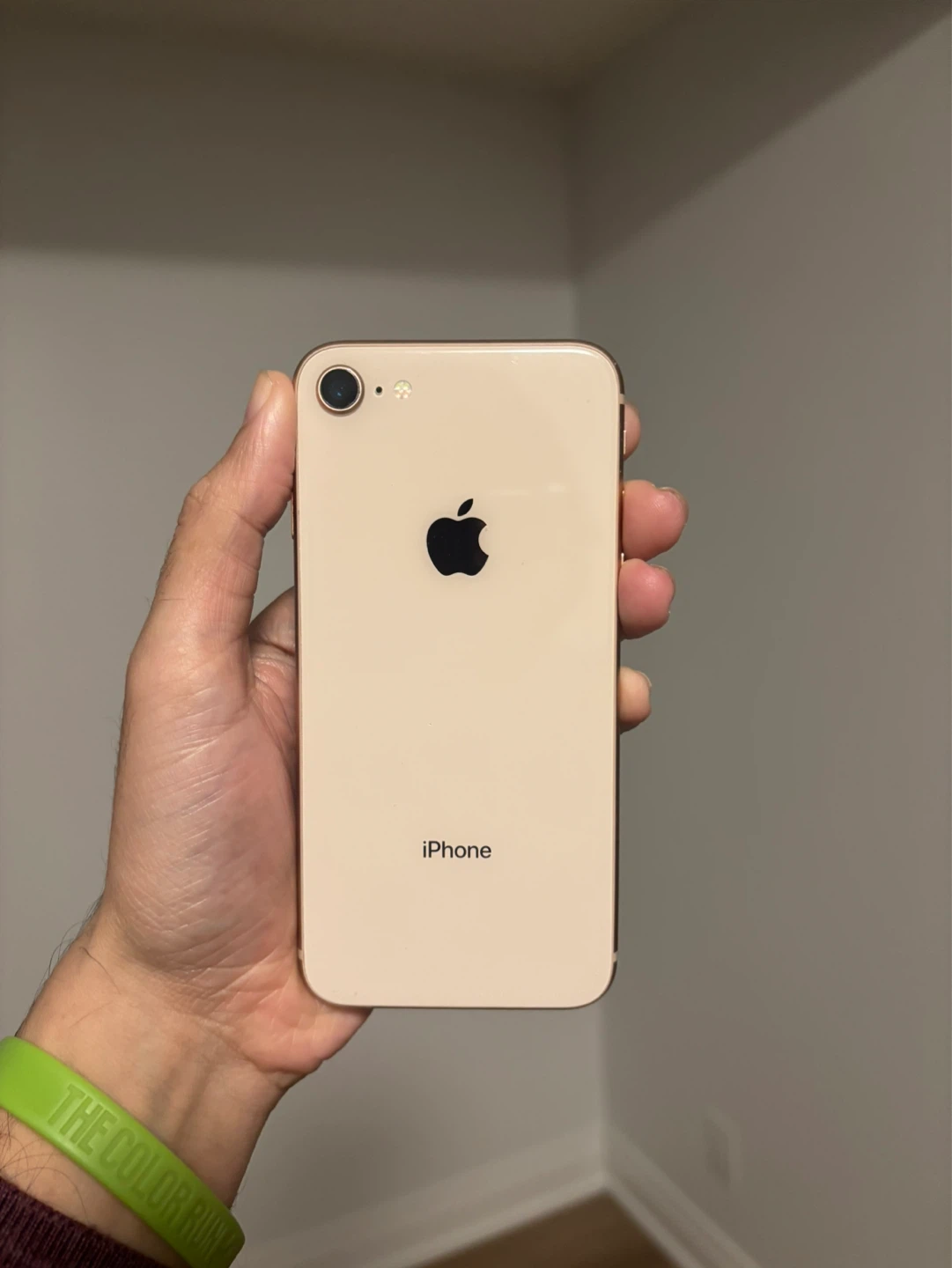 iPhone 8 - Cracked Screen plus’s still functional - photo 2