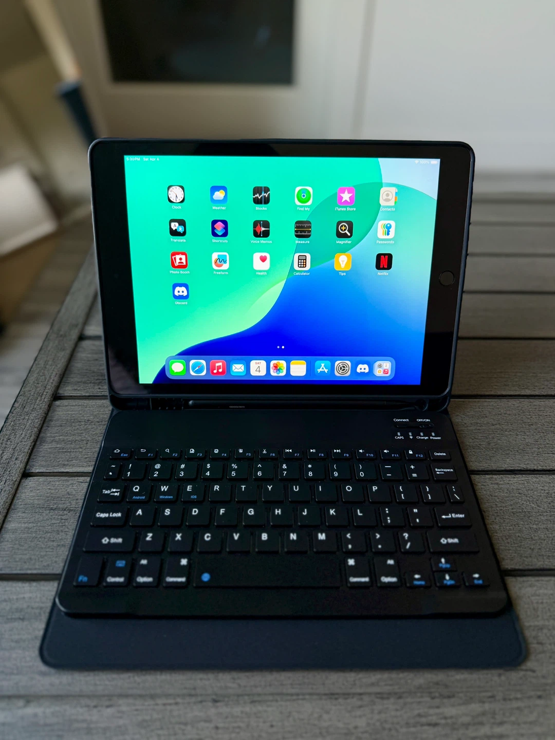 Apple iPad with Keyboard Case
