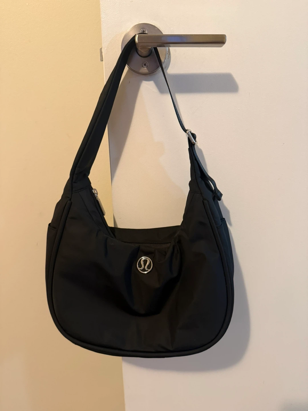 Lululemon City Essentials Shoulder Bag 4L Black - photo 2