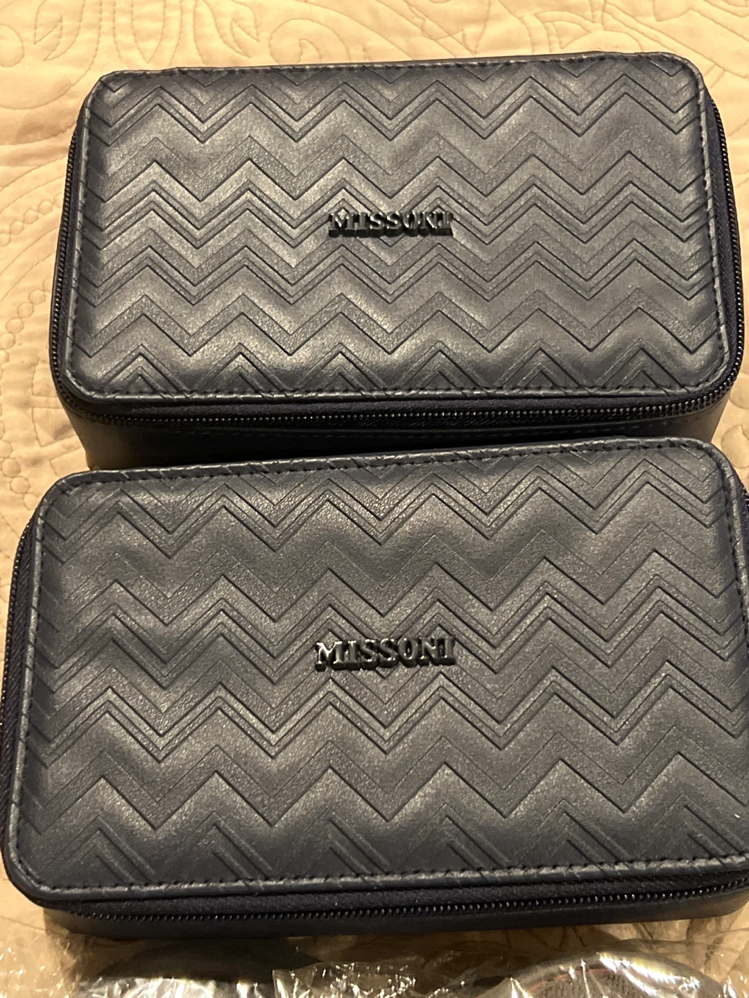 Missoni Delta One first class amenity kit and slipper - photo 3