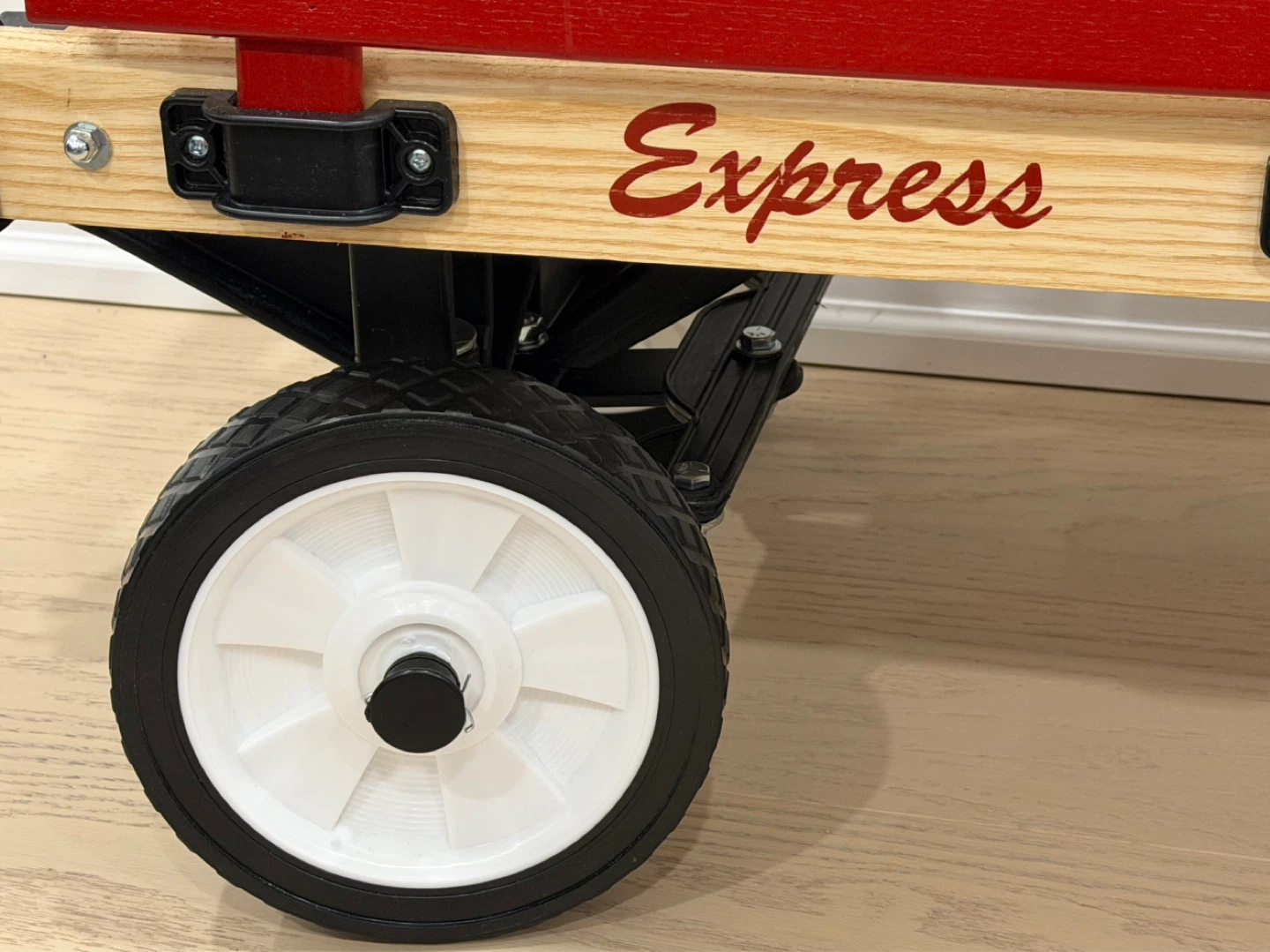 Radio Flyer "Express Wagon" Red Wagon with Ski Set - photo 2