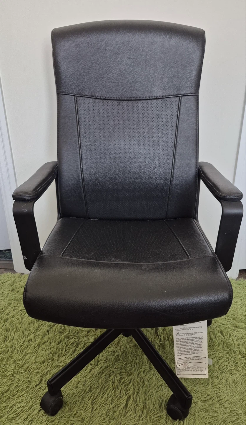 IKEA Desk (MICKE) and IKEA Chair (MILLBERGET) - photo 3