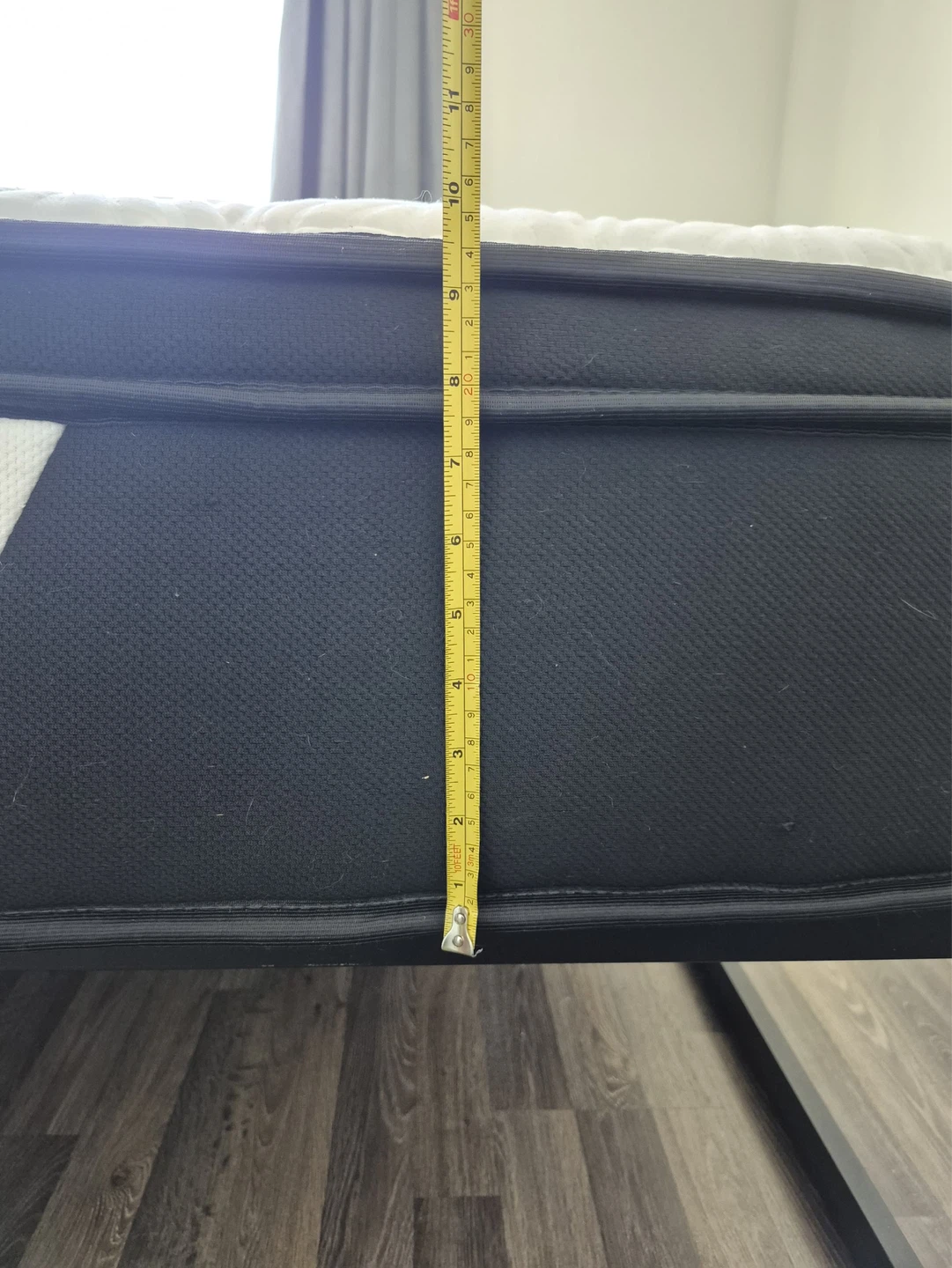 King Bed (Zinus frame + Avenco mattress) - photo 4