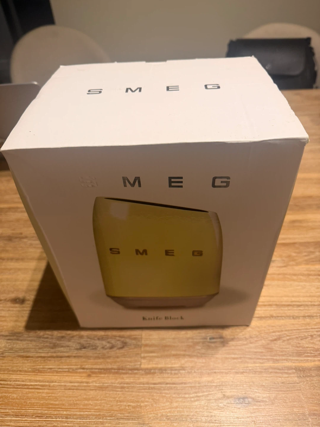 SMEG Knife Block and Set brand new ! - photo 3