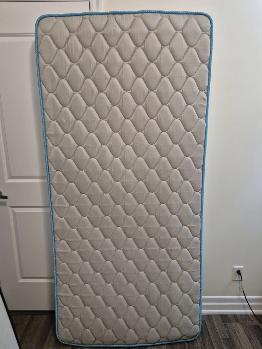 Single Bed (frame + mattress) - photo 3