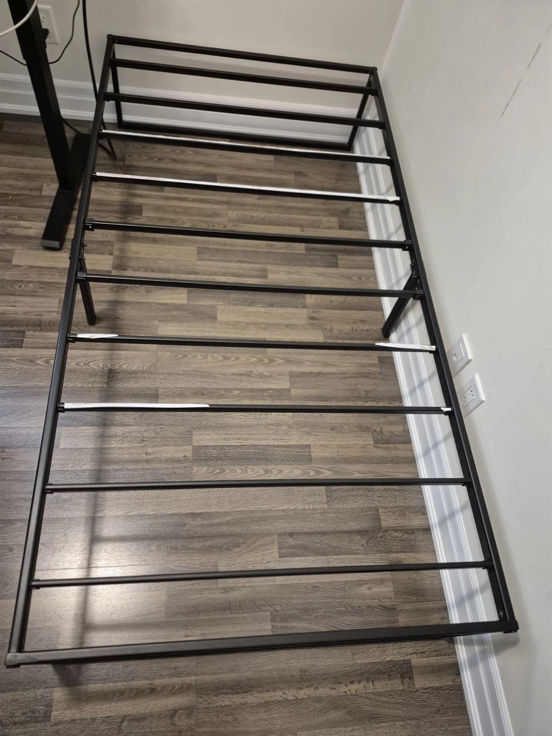 Single Bed (frame + mattress)