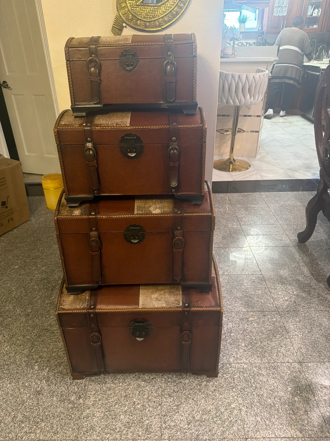 Decorative Vintage Trunk Set