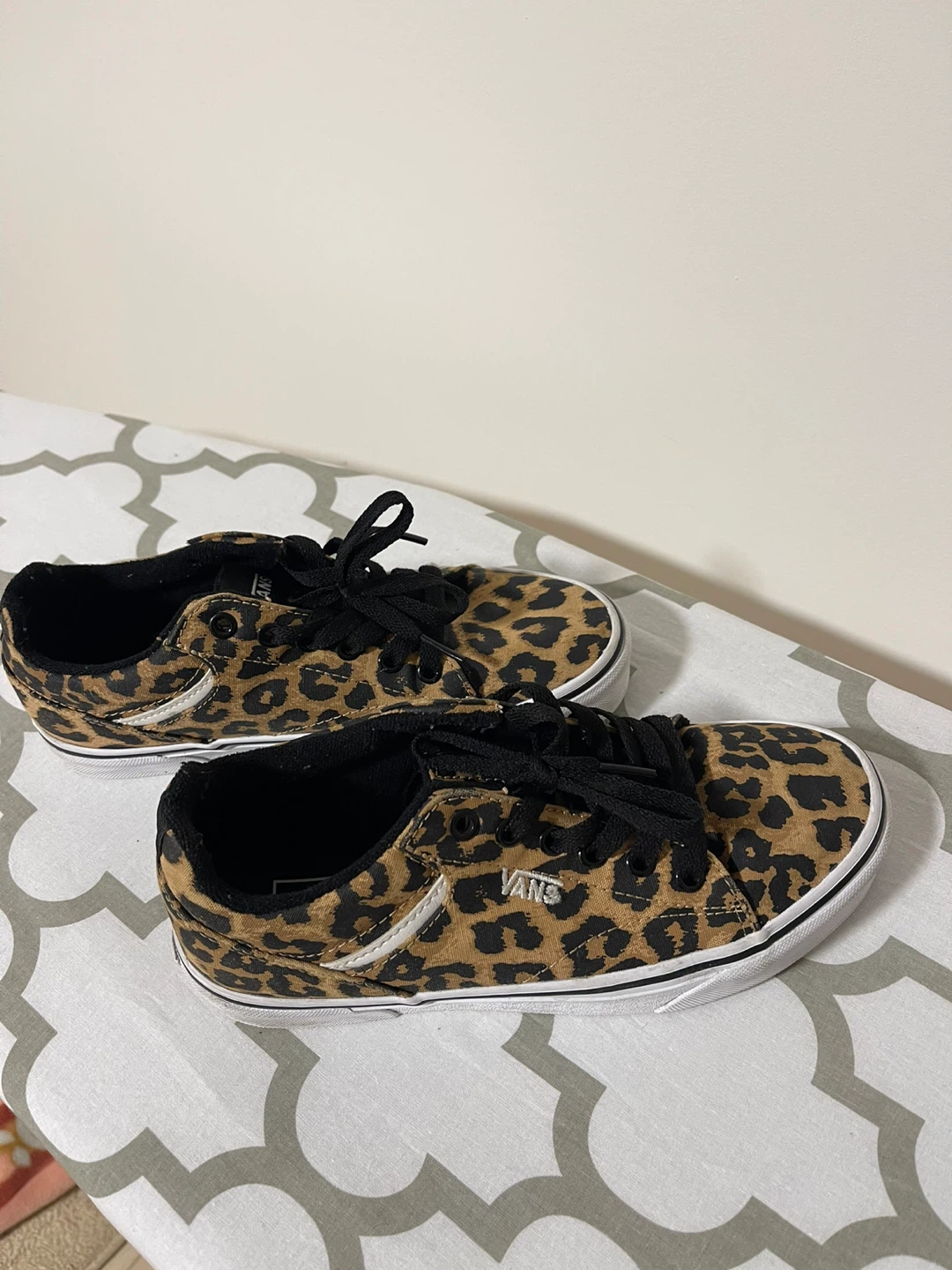 Vans Women's Leopard Print Low Top Sneakers Size 7.5 - photo 2