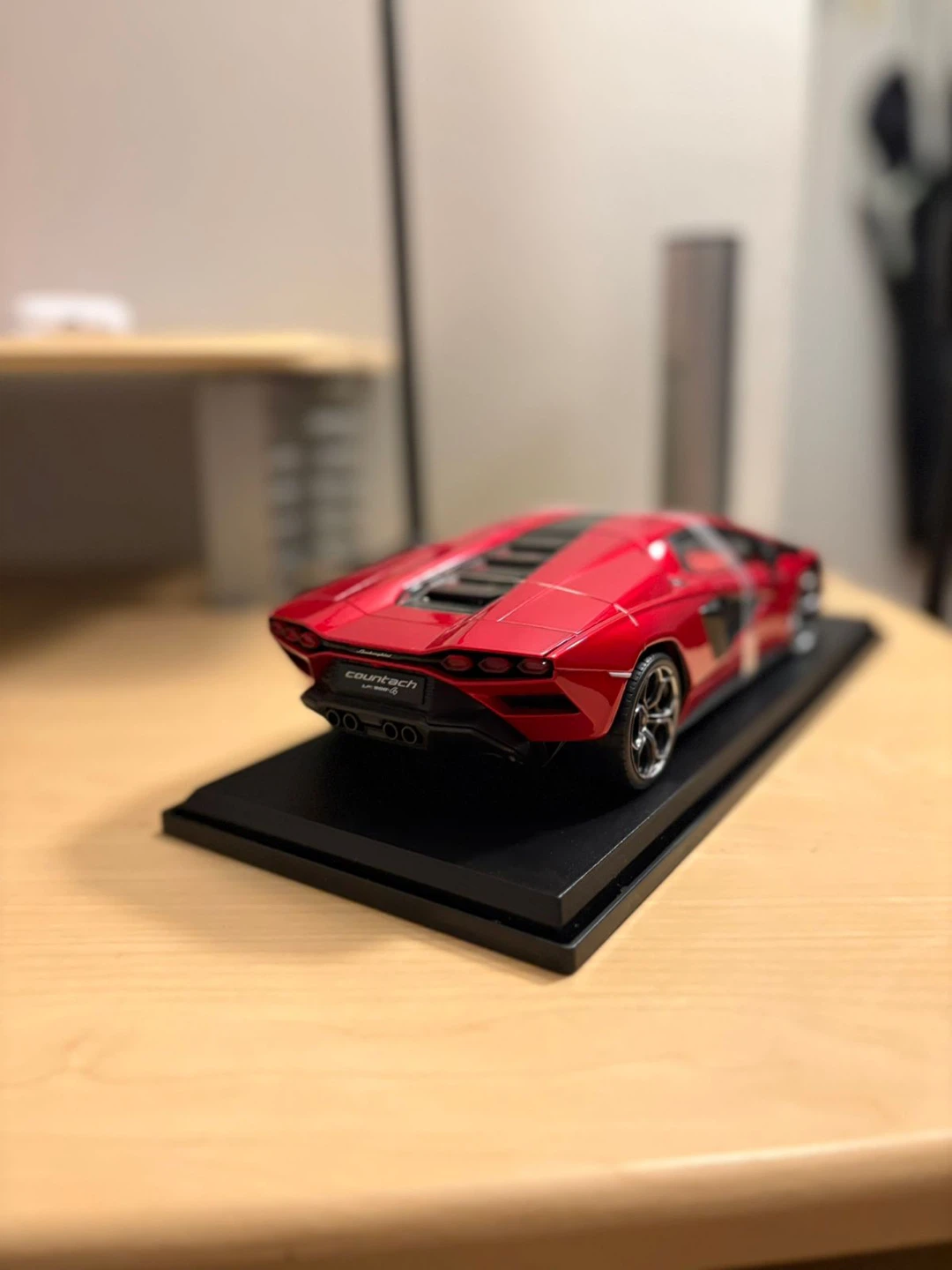 Maisto Lamborghini Countach LP 800-4 Red