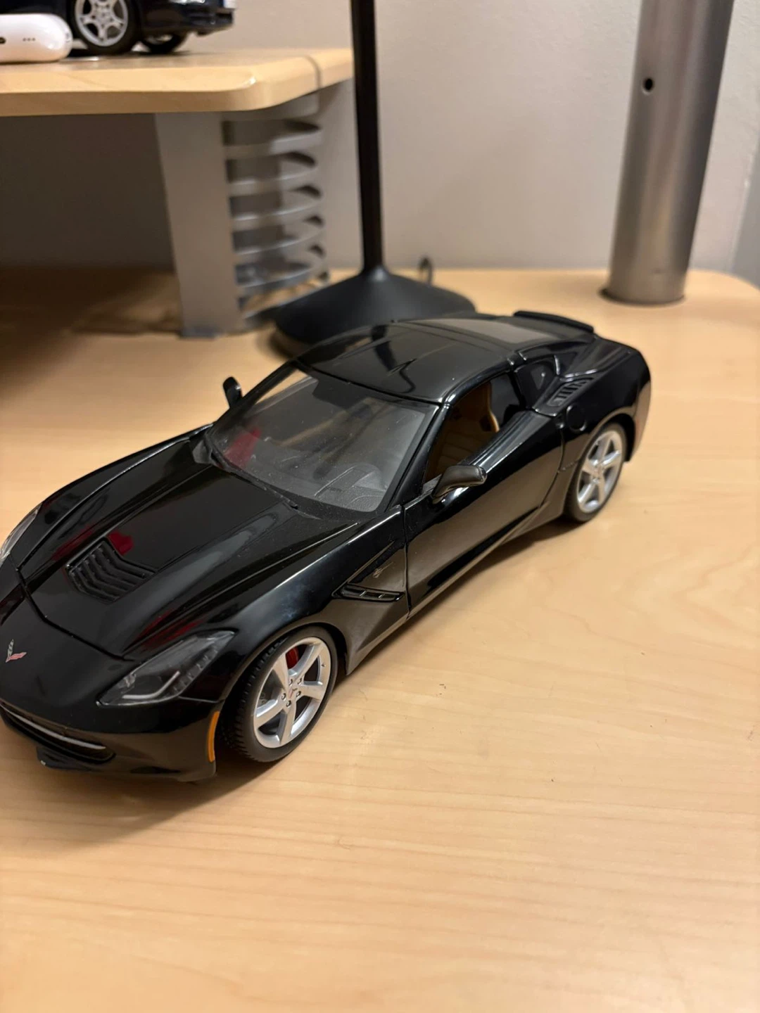 Black Chevrolet Corvette Diecast Model Car - photo 2