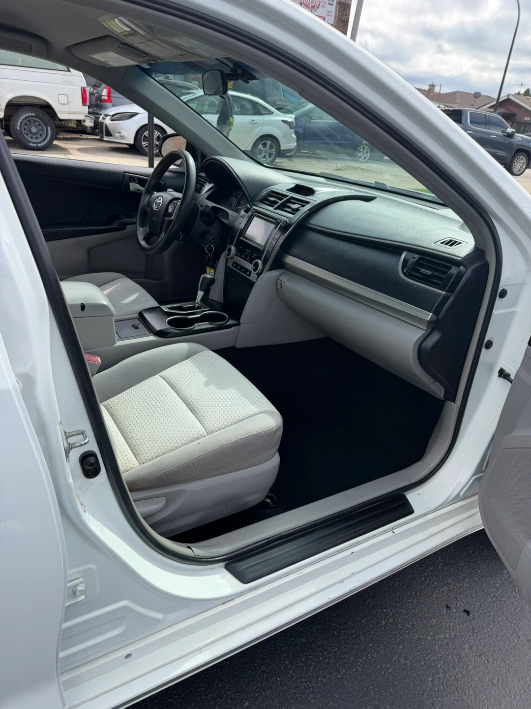 2012  Toyota Camry Sedan XLE - photo 4