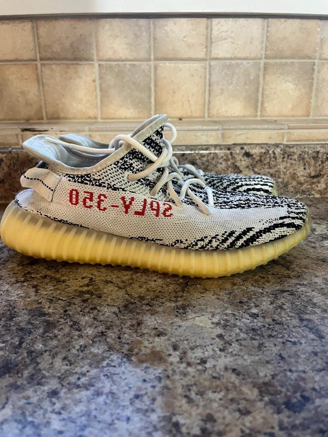 Adidas Yeezy Boost 350 V2 Zebra - photo 2