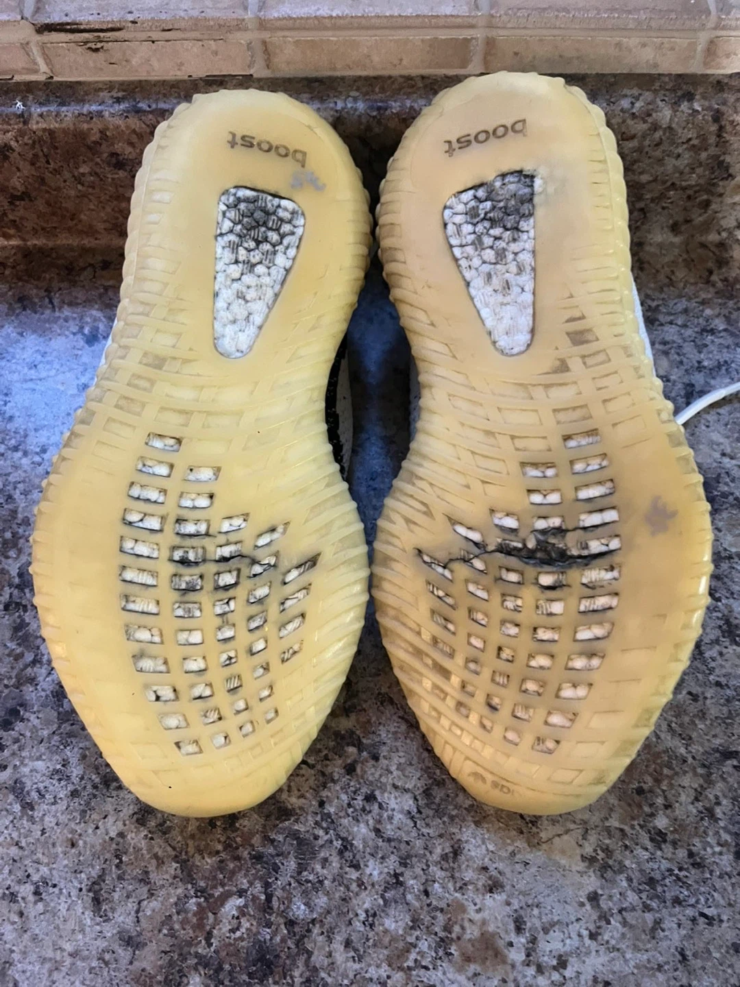 Adidas Yeezy Boost 350 V2 Zebra - photo 5