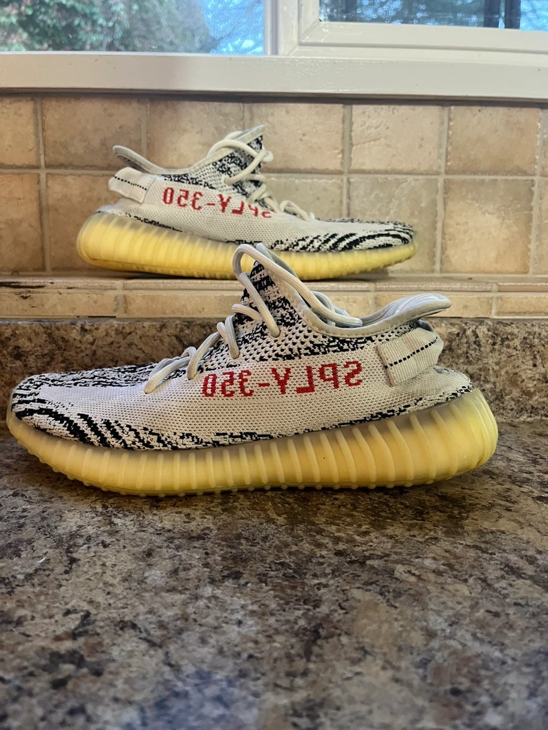 Adidas Yeezy Boost 350 V2 Zebra