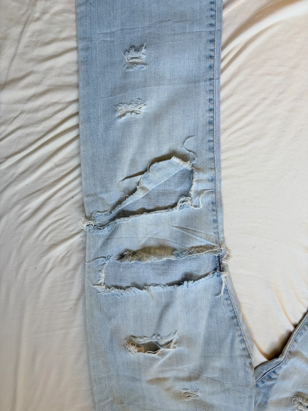 D&G Light Wash Distressed Denim Jeans - photo 2