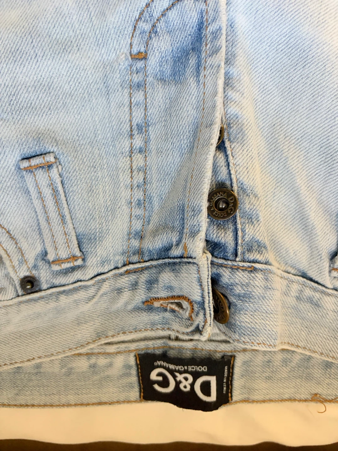 D&G Light Wash Distressed Denim Jeans - photo 5